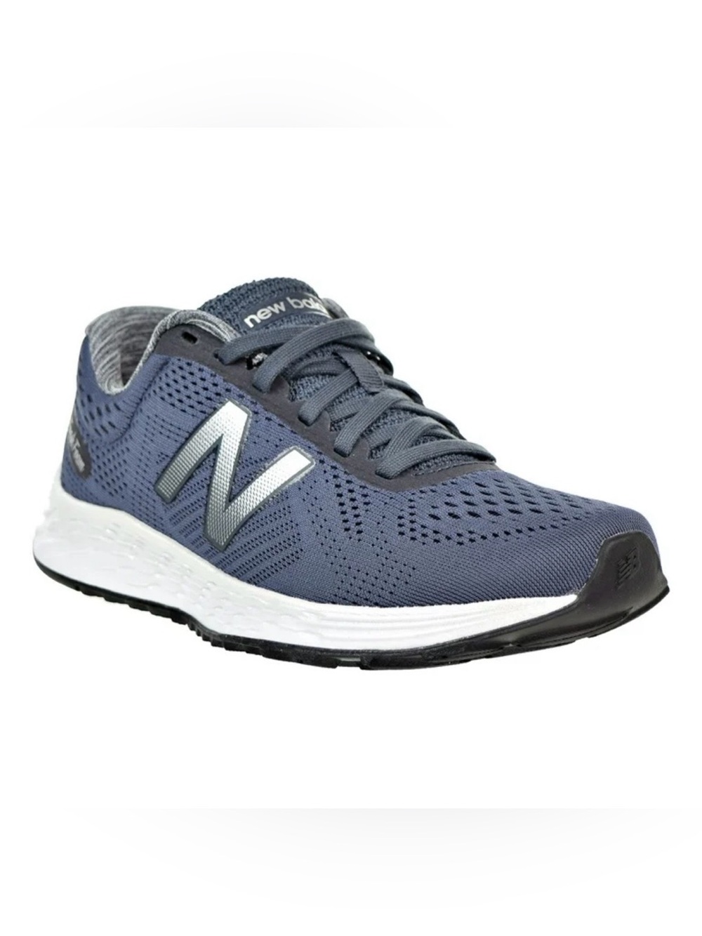 New Balance Fresh Foam Arishi running shoes in a grey and navy colorway size 8